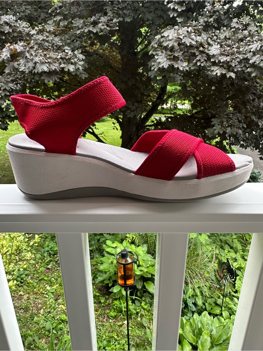 Cloudsteppers by Clarks Red Wedge Sandals with Crossed Front Straps - Picture 5 of 10